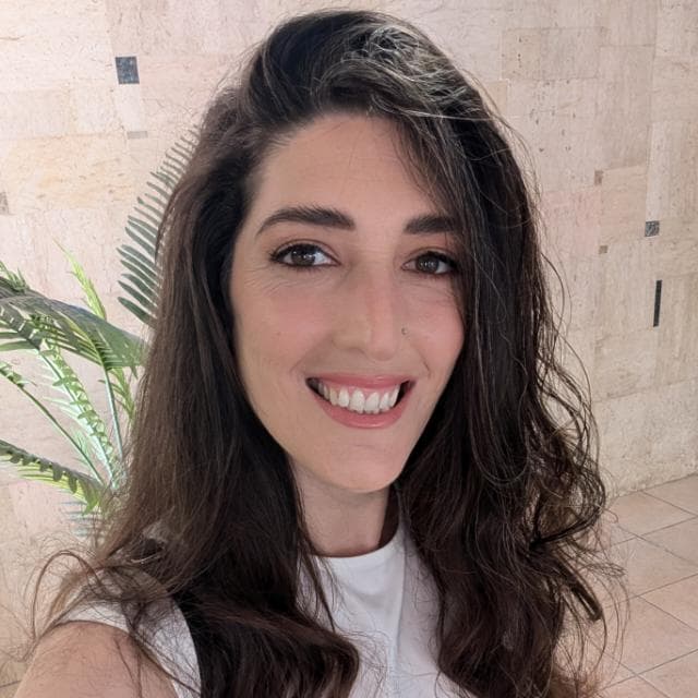 לי בבי, קלינאות תקשורת, בתל אביב-יפו